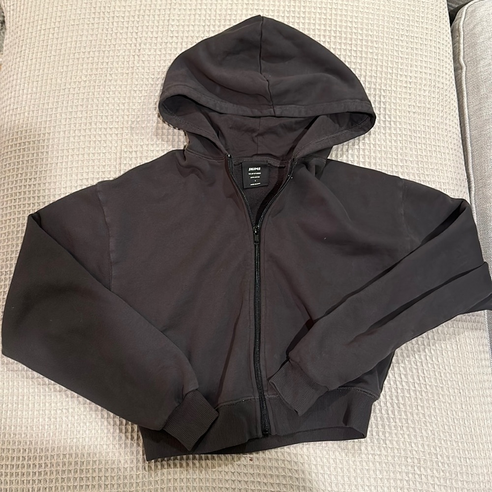 SKIMS “The Zip Up Hoodie” size small charcoal no flaws